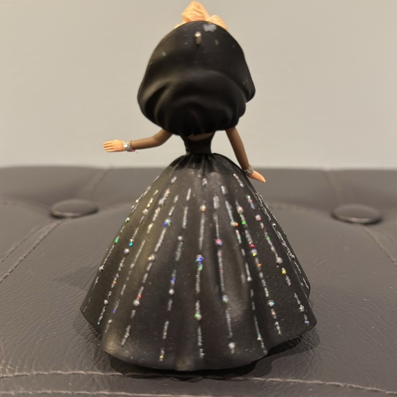 * Vintage * Hallmark | Barbie Collector Series Ornament- 1998 - Picture 3 of 9